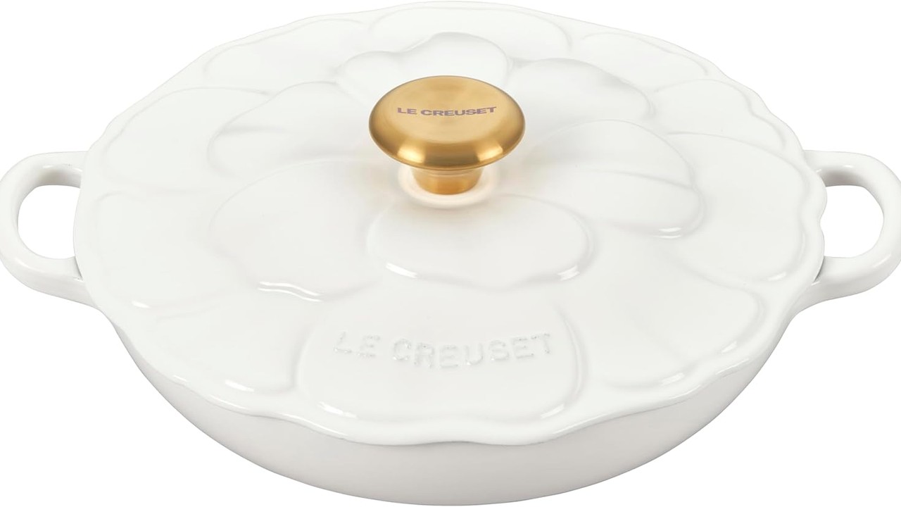 Copertina Recensione Le Creuset Signature (2026): la pentola in ghisa smaltata che dura una vita vale 300 euro?