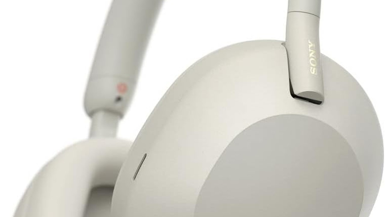 Copertina Sony WH-1000XM5: la miglior cuffia noise-cancelling per chi viaggia nel 2026