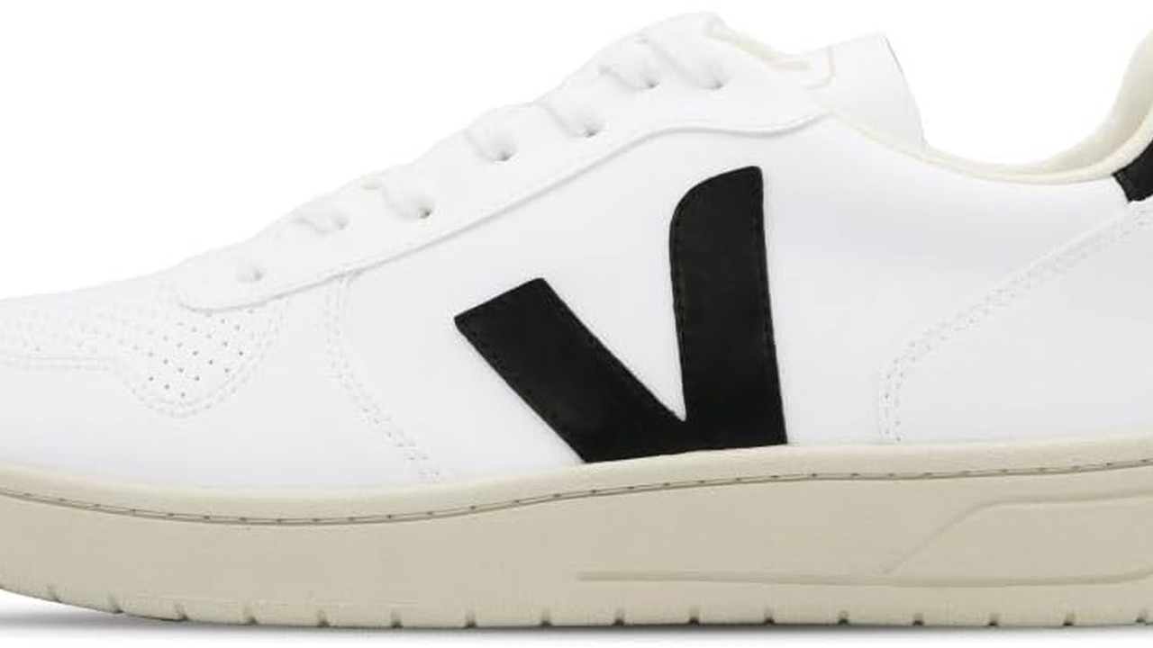 Copertina Recensione Veja Esplar (2026): le sneakers sostenibili che hanno conquistato il guardaroba consapevole