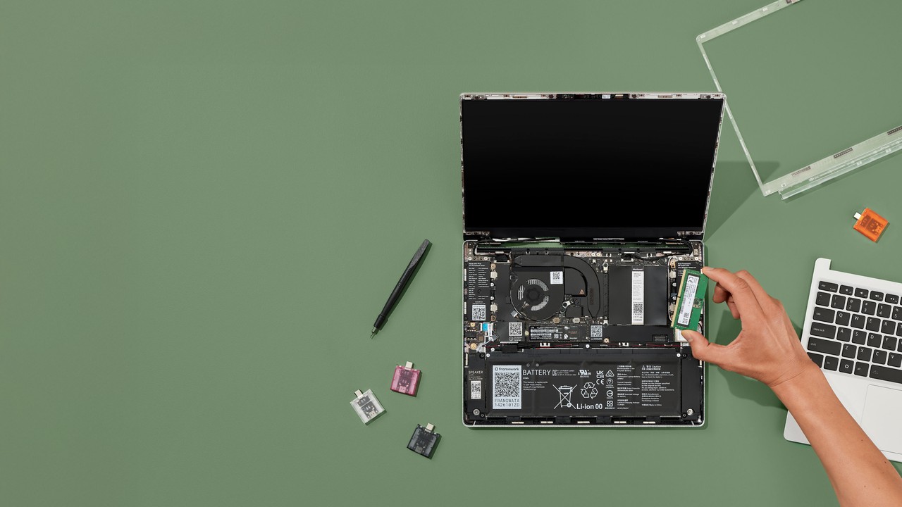 Copertina Recensione Framework Laptop 13 (2026): l'ultraportatile che non finisce in discarica