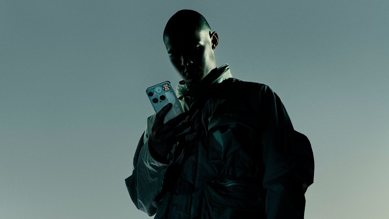 Copertina Recensione Nothing Phone (3) (2026): design, AI e un ecosistema che cresce